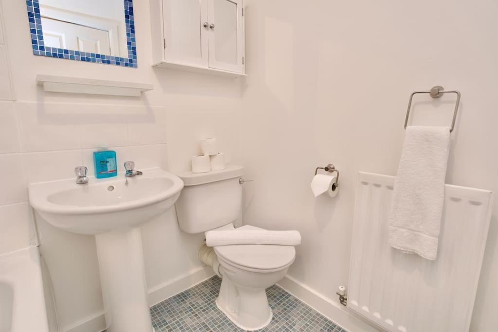 Villa Highley'S Nest - Fully Furnished Gem, Free Private Parking, Sky Tv & Netflix Coventry Esterno foto