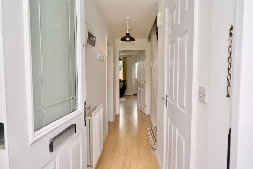 Villa Highley'S Nest - Fully Furnished Gem, Free Private Parking, Sky Tv & Netflix Coventry Esterno foto