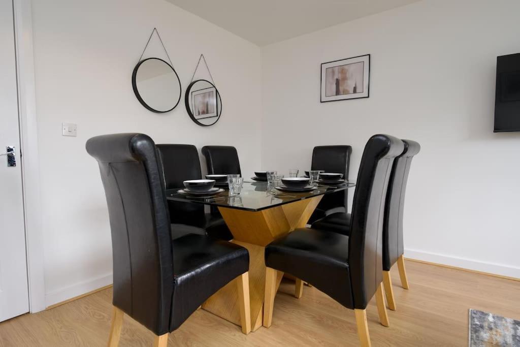 Villa Highley'S Nest - Fully Furnished Gem, Free Private Parking, Sky Tv & Netflix Coventry Esterno foto