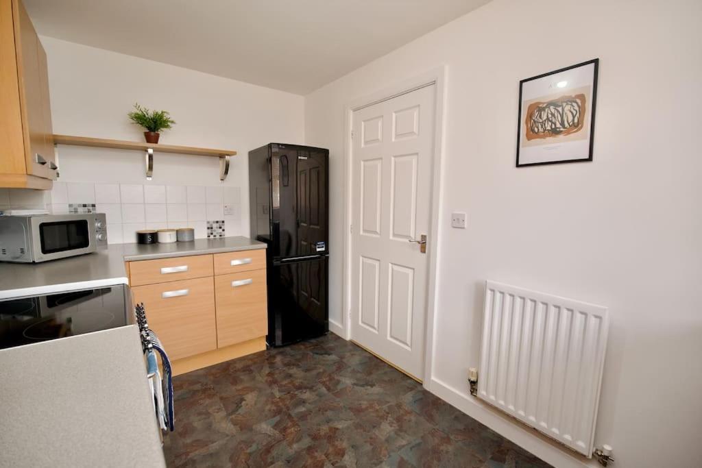 Villa Highley'S Nest - Fully Furnished Gem, Free Private Parking, Sky Tv & Netflix Coventry Esterno foto