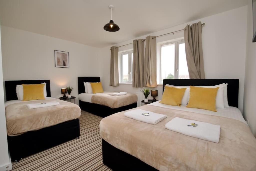 Villa Highley'S Nest - Fully Furnished Gem, Free Private Parking, Sky Tv & Netflix Coventry Esterno foto
