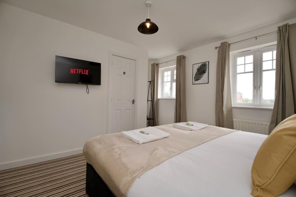 Villa Highley'S Nest - Fully Furnished Gem, Free Private Parking, Sky Tv & Netflix Coventry Esterno foto