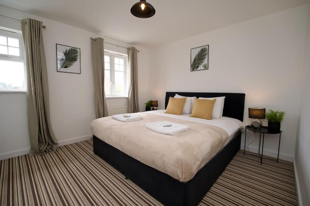 Villa Highley'S Nest - Fully Furnished Gem, Free Private Parking, Sky Tv & Netflix Coventry Esterno foto