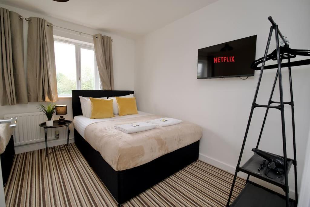 Villa Highley'S Nest - Fully Furnished Gem, Free Private Parking, Sky Tv & Netflix Coventry Esterno foto