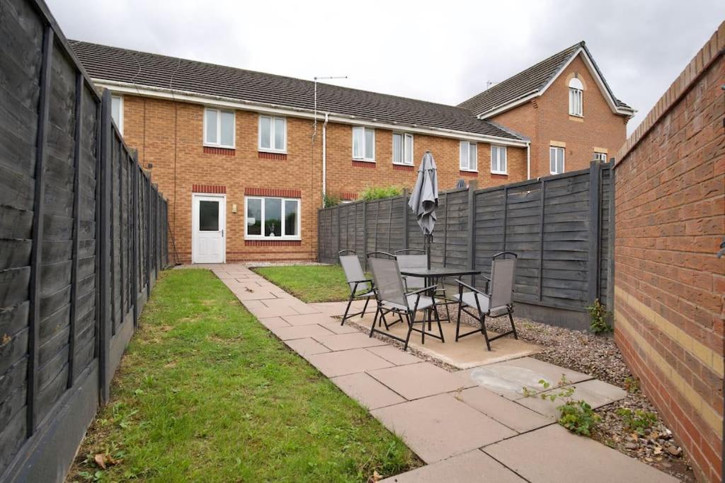 Villa Highley'S Nest - Fully Furnished Gem, Free Private Parking, Sky Tv & Netflix Coventry Esterno foto